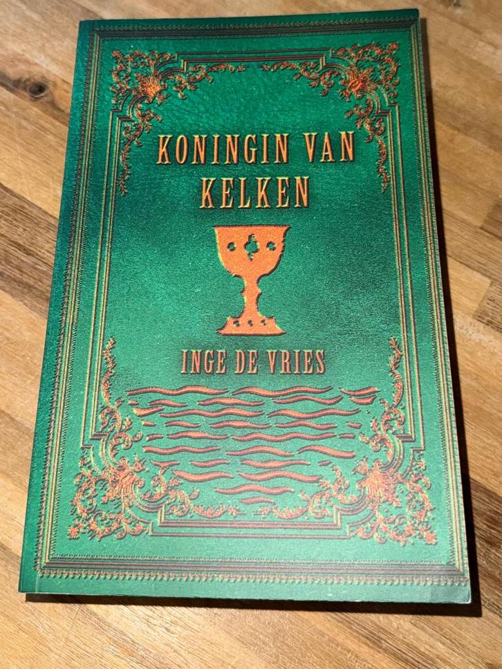 Koningin van kelken Inge De Vries, Boeken, Fantasy, Zo goed als nieuw, Ophalen of Verzenden