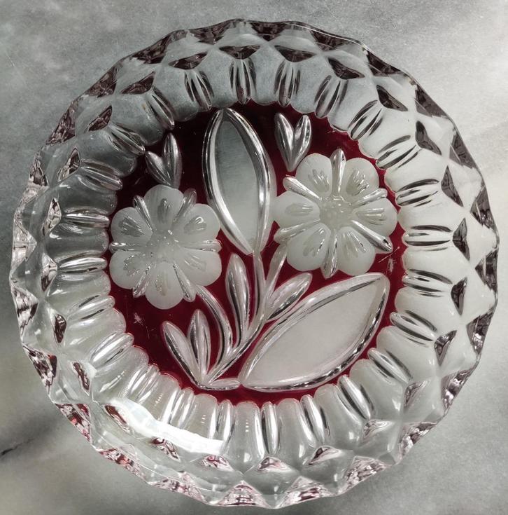 Hofbauer: Ruby Red Floral schaaltje, Antiek en Kunst, Antiek | Glas en Kristal, Ophalen of Verzenden