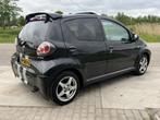 Toyota Aygo 1.0-12V Dynamic Navigator / Dealer onderhouden /, Stof, Gebruikt, Zwart, 4 stoelen