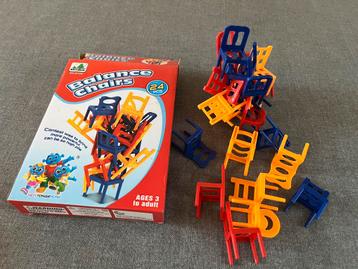 Balance Chairs –behendigheidsspel voor jong en oud  stoelen beschikbaar voor biedingen