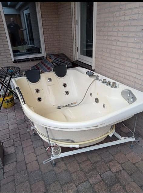 Twee persoons jacuzzi, Tuin en Terras, Bubbelbaden en Hottubs, Gebruikt, Ophalen of Verzenden