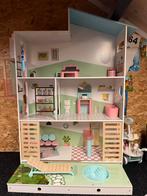 Houten Poppenhuis met Lift & Extra's, Ophalen, Zo goed als nieuw, Poppenhuis
