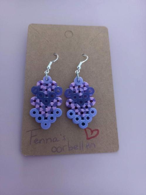 Paarse oorbellen, Sieraden, Tassen en Uiterlijk, Oorbellen, Zo goed als nieuw, Overige materialen, Paars, Ophalen of Verzenden