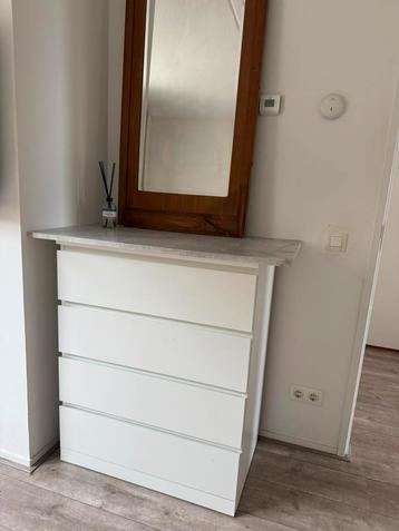 Malm ladekast wist met marmeren plank beschikbaar voor biedingen