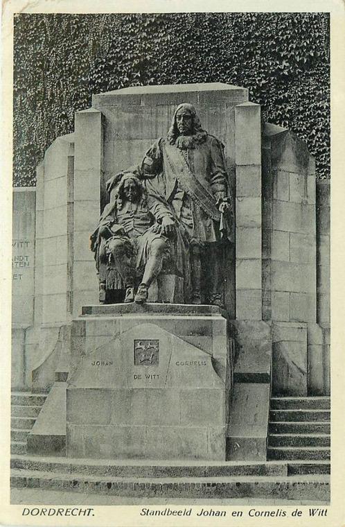 (701-059-035) Dordrecht Standbeeld De Witt, Verzamelen, Ansichtkaarten | Nederland, Zuid-Holland, Verzenden