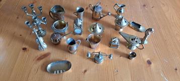 21 leuke messing letterbak figuurtjes beschikbaar voor biedingen