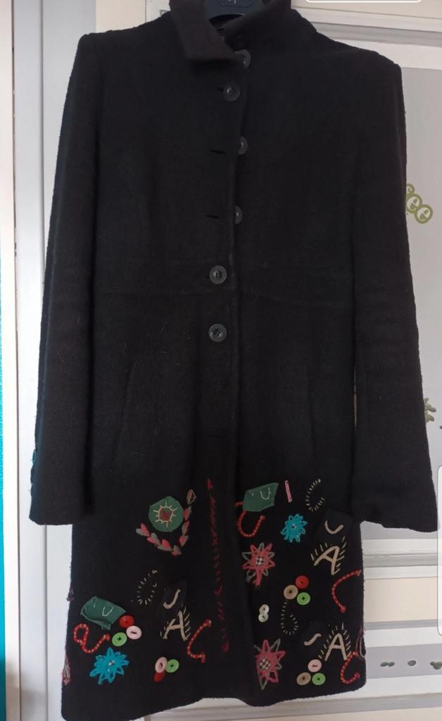 Prachtige jas van Desigual maat 44, Kleding | Dames, Jassen | Winter, Zo goed als nieuw, Maat 42/44 (L), Zwart, Ophalen of Verzenden