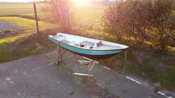 Sloep stalen boot beschikbaar voor biedingen