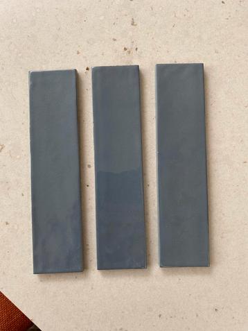 Blauwe tegeltjes 6x24cm (116 stuks) beschikbaar voor biedingen
