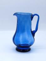 Vintage schenkkan blauw handwerk., Antiek en Kunst, Antiek | Glas en Kristal, Ophalen of Verzenden