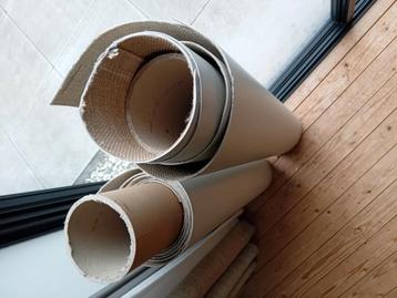 linoleum. 2 losse stukken  beschikbaar voor biedingen