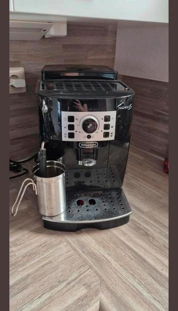 DeLonghi Magnifica S Espresso Machine beschikbaar voor biedingen