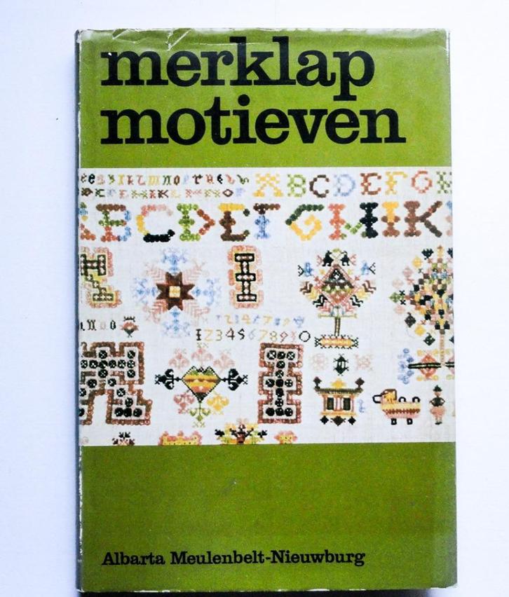 Boek Merklap Motieven -A Meulenbelt-Nieuwburg, Boeken, Hobby en Vrije tijd, Gelezen, Overige onderwerpen, Ophalen of Verzenden