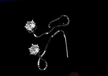 Moissanite oorbellen beschikbaar voor biedingen