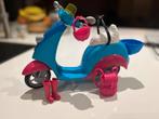 Barbie scooter met rugzak, helm en laarzen, Ophalen of Verzenden, Gebruikt, Barbie