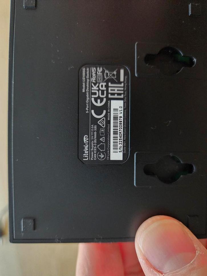 TP-Link LS1005G 5-Poorts Gigabit Switch, Computers en Software, Netwerk switches, Gebruikt, Ophalen of Verzenden