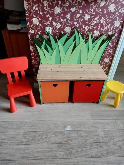 Handig speelhoek voor kinderen in nette staat, Kinderen en Baby's, Kinderkamer | Tafels en Stoelen, Zo goed als nieuw, Stoel(en)