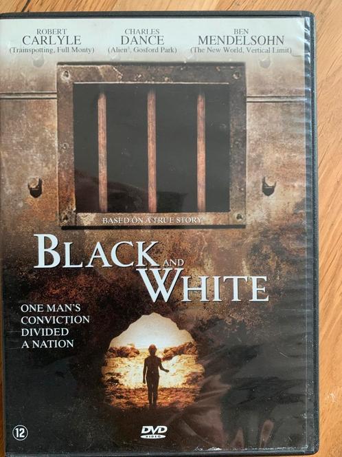 Black and white (5=4 aktie), Cd's en Dvd's, Dvd's | Filmhuis, Zo goed als nieuw, Overige gebieden, Vanaf 16 jaar, Ophalen of Verzenden