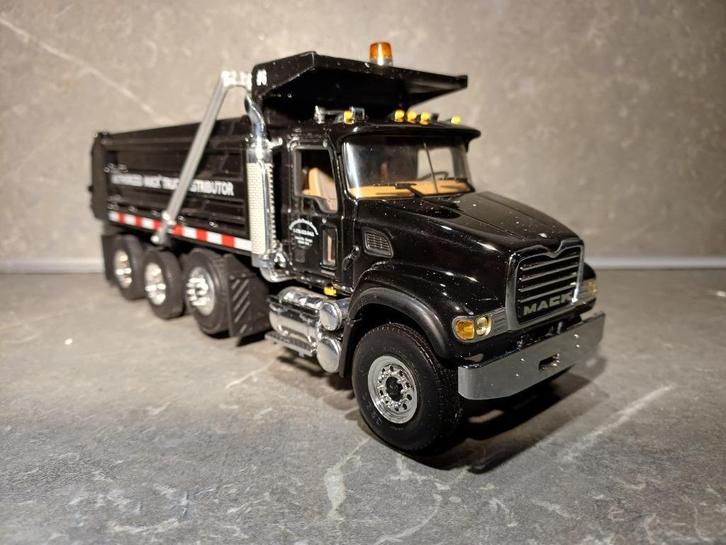 First Gear Mack Granite Dump Truck 1:34, Hobby en Vrije tijd, Modelauto's | 1:32, Zo goed als nieuw, Bus of Vrachtwagen, Overige merken