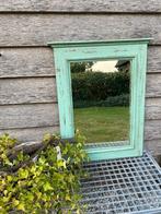 Brocante oude spiegel in sleets groene lijst, Ophalen, Rechthoekig, 50 tot 100 cm, Minder dan 100 cm