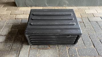 SKB R4S ondiep roto-molded rack 4U beschikbaar voor biedingen