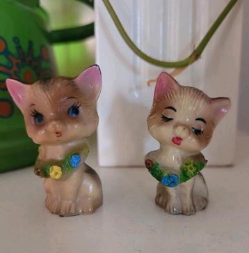 Vintage poezen beeldjes. beschikbaar voor biedingen