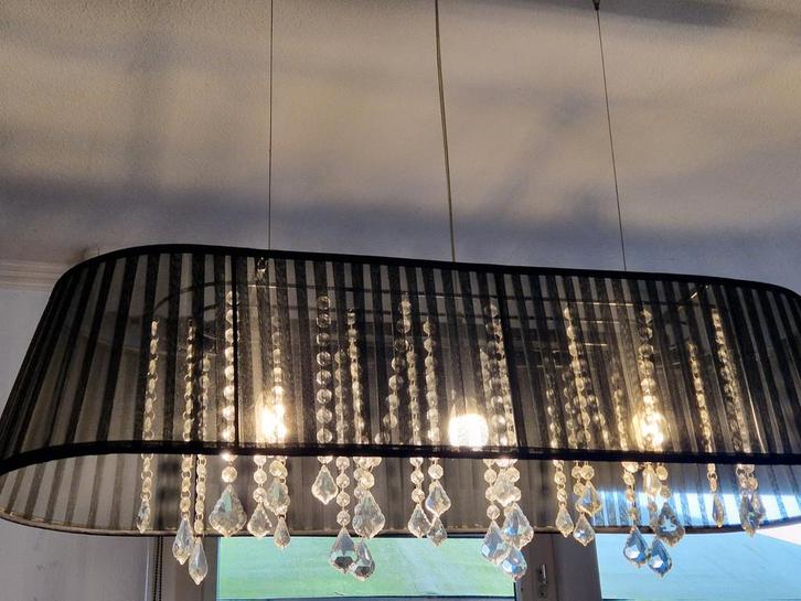 Elegante zwarte hanglamp met kristallen, Huis en Inrichting, Lampen | Hanglampen, Zo goed als nieuw, 50 tot 75 cm, Glas, Metaal