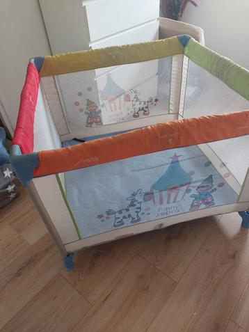 Inklapbare baby Box van Hauck beschikbaar voor biedingen