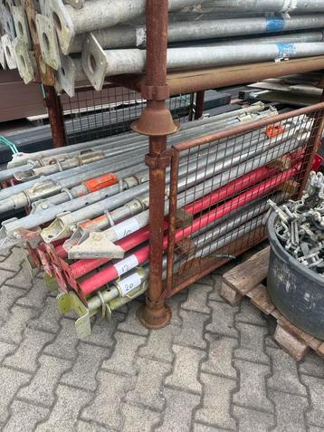 100 Bouwstempels (Stutten) - Gegalvaniseerd, Geverfd, Roest beschikbaar voor biedingen