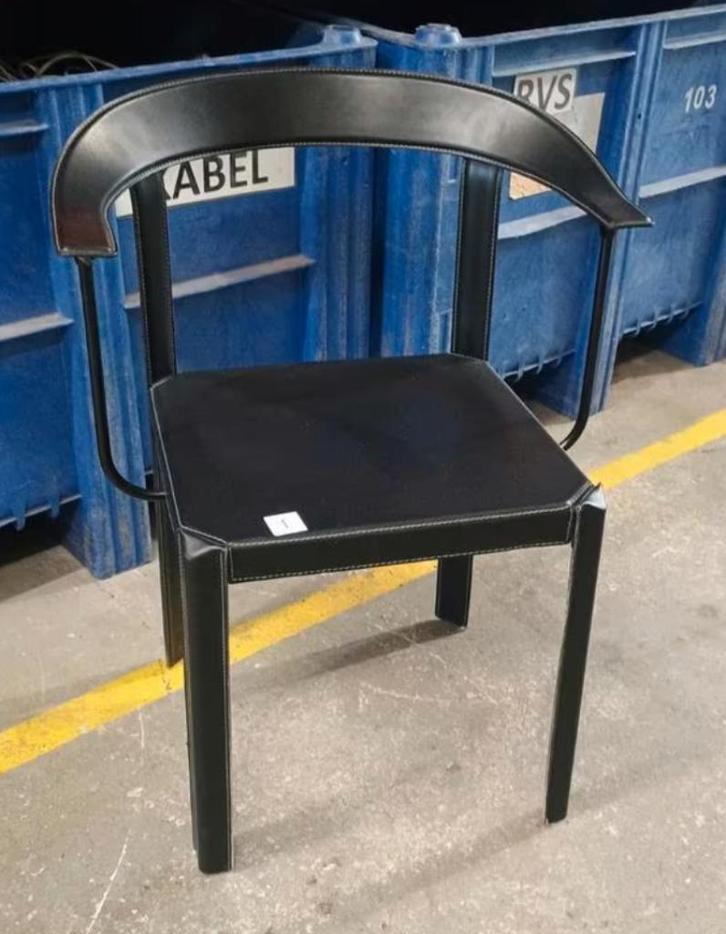 Giancarlo Vegni & Gianfranco Gualtierotti leren stoel, Antiek en Kunst, Antiek | Meubels | Stoelen en Banken, Ophalen