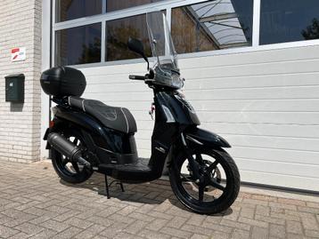 Nieuwstaat Kymco People S 50 4T Elegence Brom. 45km. 4200KM! beschikbaar voor biedingen