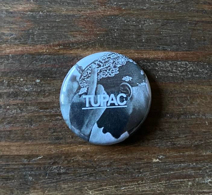TUPAC SHAKUR button 2PAC, Verzamelen, Speldjes, Pins en Buttons, Gebruikt, Button, Verzenden