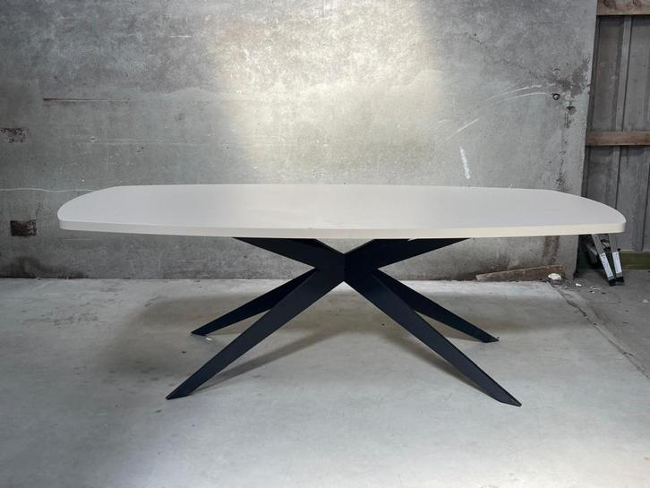!!ACTIE!! Livin24 Eettafel, Huis en Inrichting, Tafels | Eettafels, Nieuw