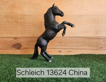 Schleich 13624 Black Mustang hengst met of zonder vaantje
 beschikbaar voor biedingen