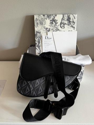Dior Heren Zadel Bag beschikbaar voor biedingen