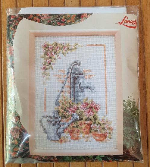 zeldzaam lanarte dmc borduurpakket  - bloemen gieter, Hobby en Vrije tijd, Borduren en Borduurmachines, Nieuw, Borduurpakket, Handborduren