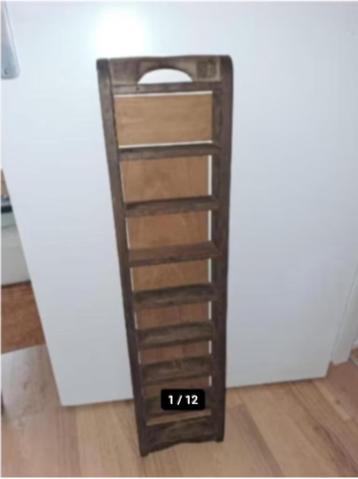 Antique brick mold (1800s), memento holder Shelving unit. 40 beschikbaar voor biedingen