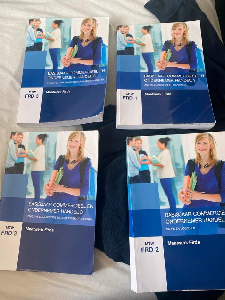 Basisjaar Commercieel en Ondernemer Handel Set, Boeken, Schoolboeken, Zo goed als nieuw, Economie, Overige niveaus, Ophalen of Verzenden