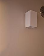 Witte metalen wandlamp - 2 lichts, Huis en Inrichting, Lampen | Wandlampen, Ophalen of Verzenden, Zo goed als nieuw, Metaal, Modern