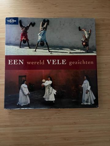Een wereld vele gezichten Lonely Planet beschikbaar voor biedingen