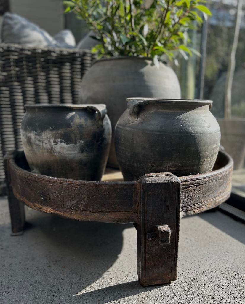 Oude Chakki graantafel India oosters sober sleets bohemian, Ophalen