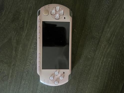 Oude PSP met spellen ZONDER ACCU, Spelcomputers en Games, Spelcomputers | Sony PSP, Niet werkend, PSP, Roze, Met games, Ophalen of Verzenden