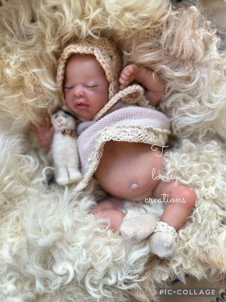 Mini reborn baby “wee patient” 22 cm, Verzamelen, Poppen, Nieuw, Babypop, Ophalen of Verzenden