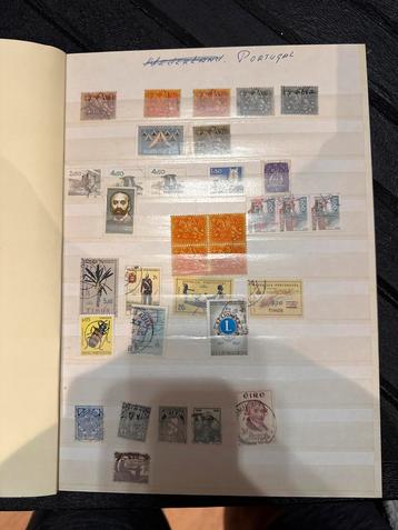 Postzegelalbum met diverse landen beschikbaar voor biedingen