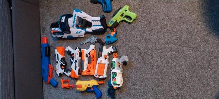 Allerlij pijltjes pistolen, Kinderen en Baby's, Speelgoed | Buiten | Accuvoertuigen, Zo goed als nieuw, Ophalen