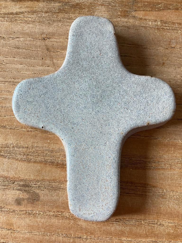 Keramiek aardewerk kruisje crucifix, Antiek en Kunst, Antiek | Keramiek en Aardewerk, Ophalen of Verzenden