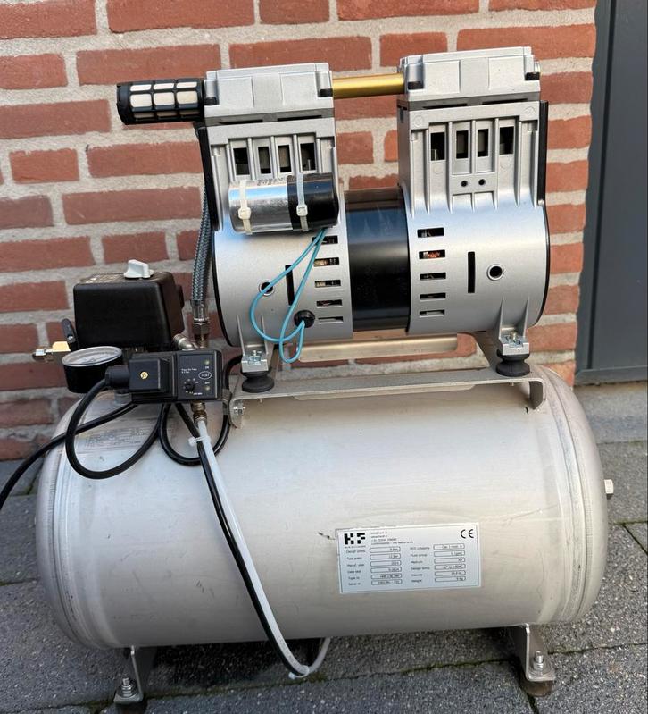 Super Stille Compressor met RVS Tank, Doe-het-zelf en Verbouw, Compressors, Gebruikt, 6 tot 10 bar, Minder dan 25 liter, Minder dan 200 liter/min