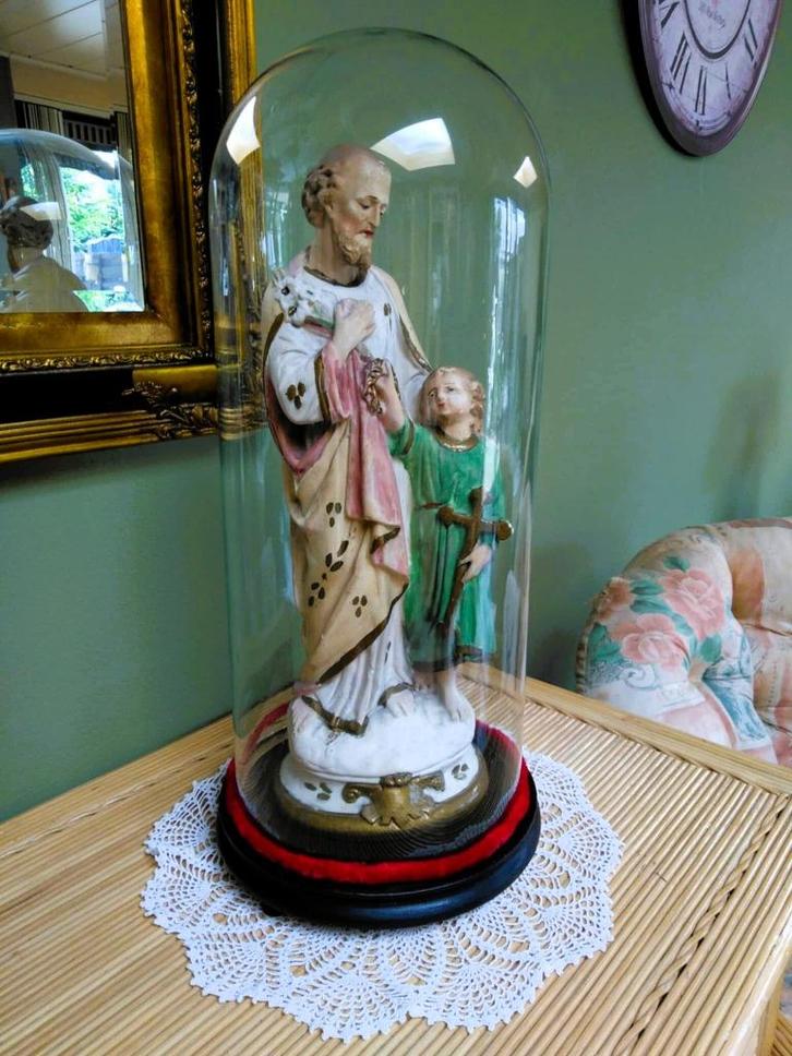 Devotiebeeld Sint-Jozef met Kind Jezus onder glazen stolp., Antiek en Kunst, Antiek | Religie, Ophalen