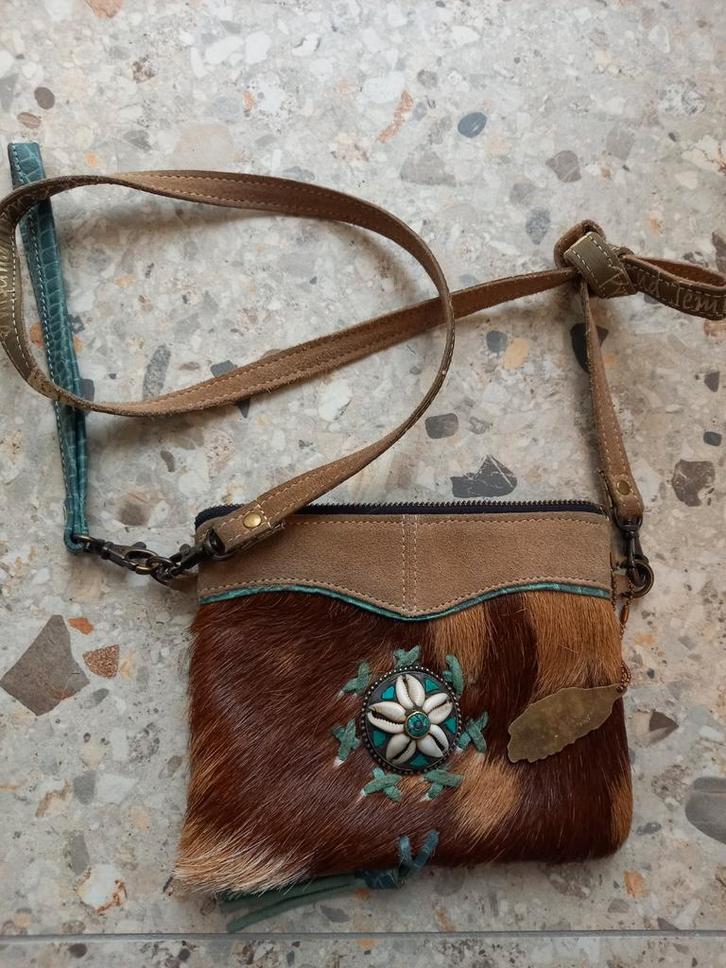 Leuke handtas met uniek design, Sieraden, Tassen en Uiterlijk, Tassen | Damestassen, Zo goed als nieuw, Handtas, Bruin, Ophalen of Verzenden
