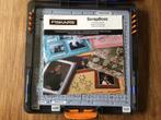 Scrapboss fiskars compleet met 4 stencils, Ophalen, Zo goed als nieuw